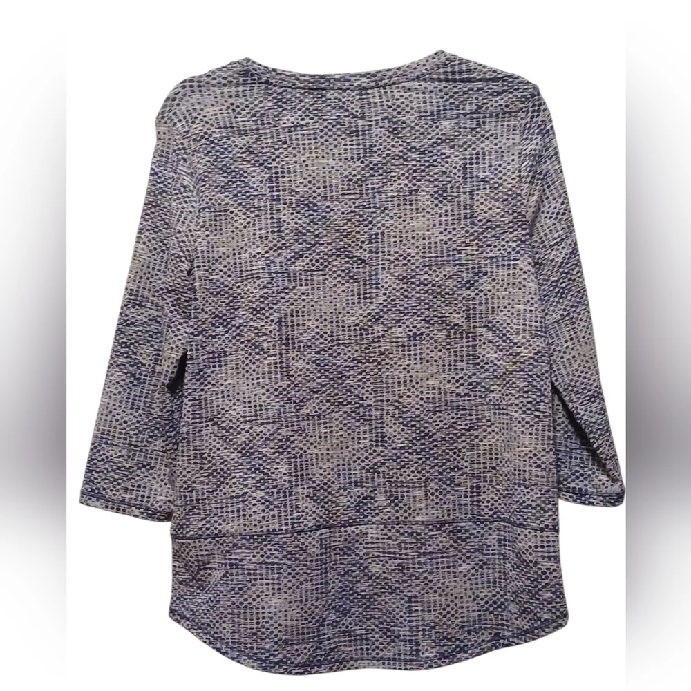 Chico's -Blue Print 3/4 Sleeve, Round Neck  Geometric Pattern Blouse, Size 0 - Picture 8 of 10